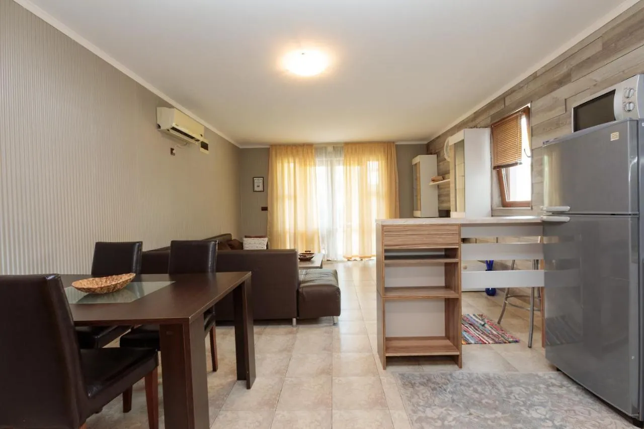 Aparthouse Paradise Bay Sozopol 0*,
